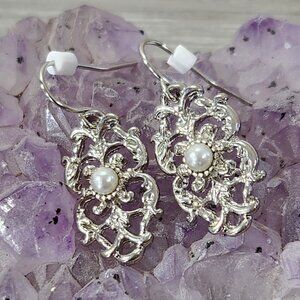 Fashion Jewlery Silvertone Filagree Drop Earings with Faux Pearl Dangle